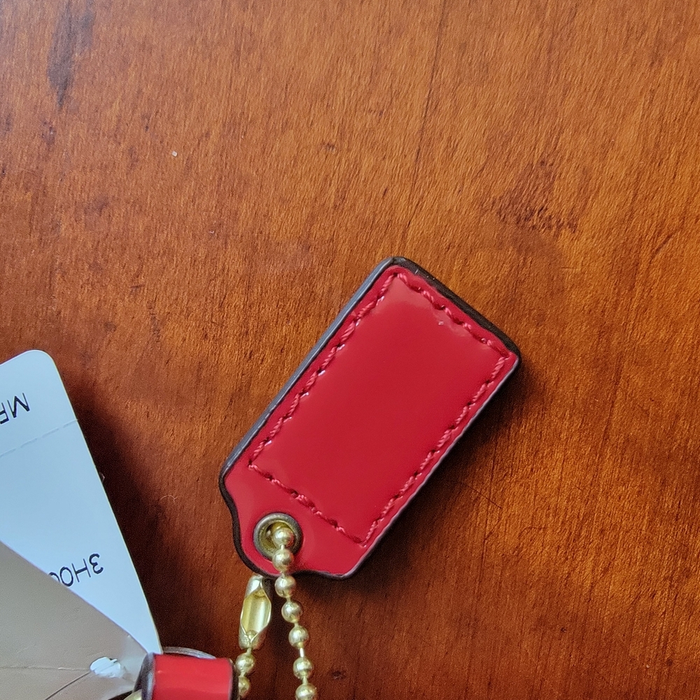 NWT Coach Embossed Liquid Gloss medium Wristlet in red patent leather - Picture 5 of 9